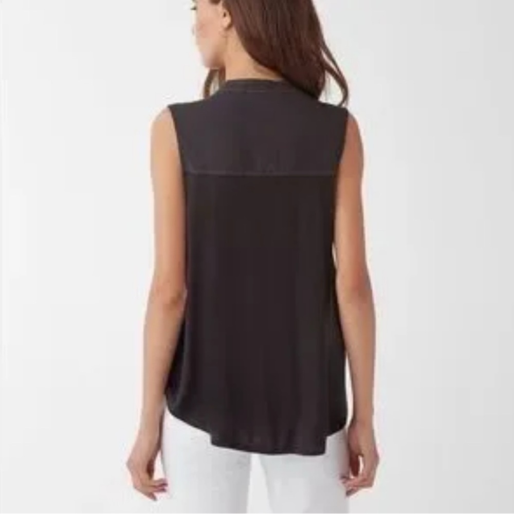 Cable and Gauge sleeveless blouse with‎ pockets. Women’s L